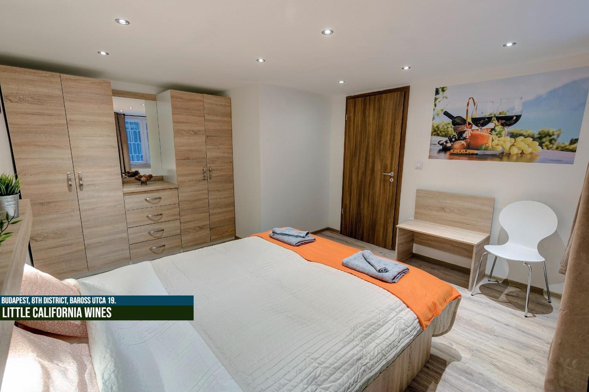 Little Americas Museum Apartments Budapest Bagian luar foto