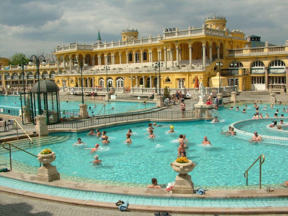 Little Americas Museum Apartments Budapest Bagian luar foto