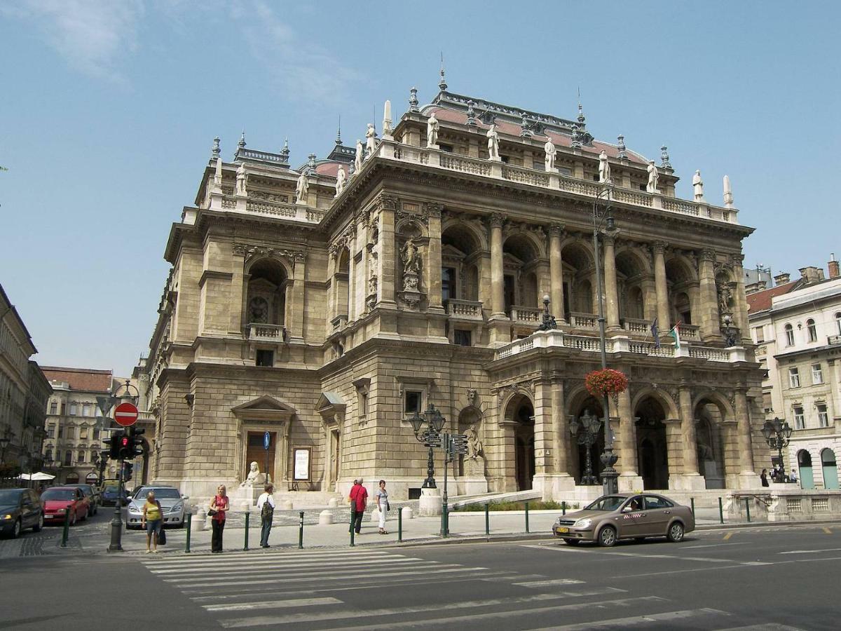 Little Americas Museum Apartments Budapest Bagian luar foto